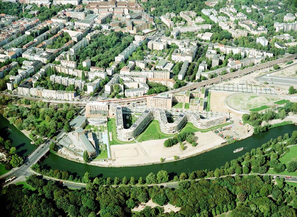 Aerial photograph Berlin - Moabit - Wohngebiet am Moabiter Werder in Berlin - Moabit am Regierungsviertel / Spreebogen.