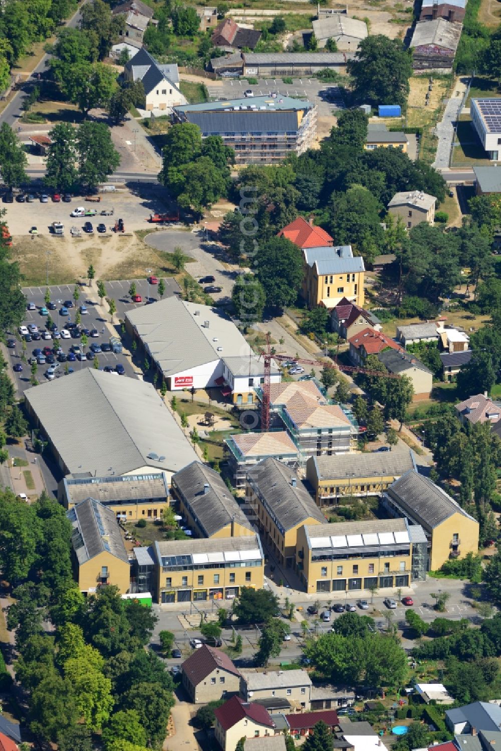 Schöneiche from above - Residential area in the new neighborhood at the Brandenburg Road / Heuweg in Schoeneiche in Brandenburg