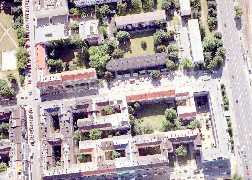 Aerial image Berlin - Friedrichshain - Wohngebiet an der Oberbaumcity in Berlin-Friedrichshain.