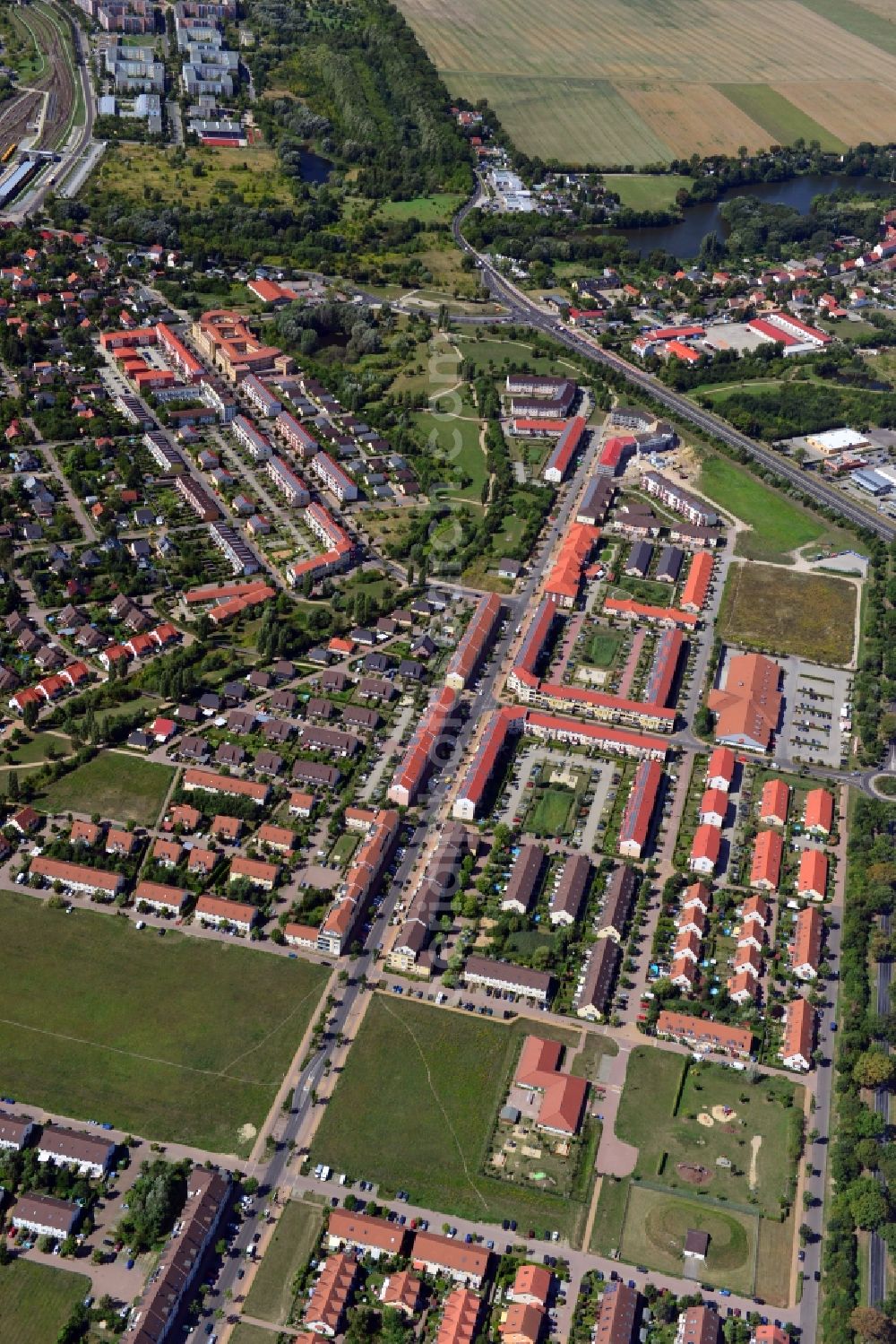 Berlin OT Hellersdorf from the bird's eye view: View of a residential area in the district of Hellersdorf in Berlin