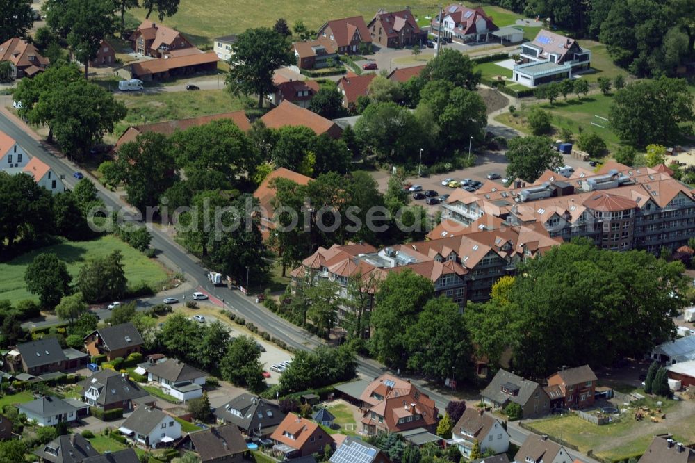 Aerial image Garbsen - Residential area and care residence Haus der Ruhe in the Meyenfeld-Mitte part of Garbsen in the state of Lower Saxony. The residential area is located in the centre of Meyenfeld-Mitte