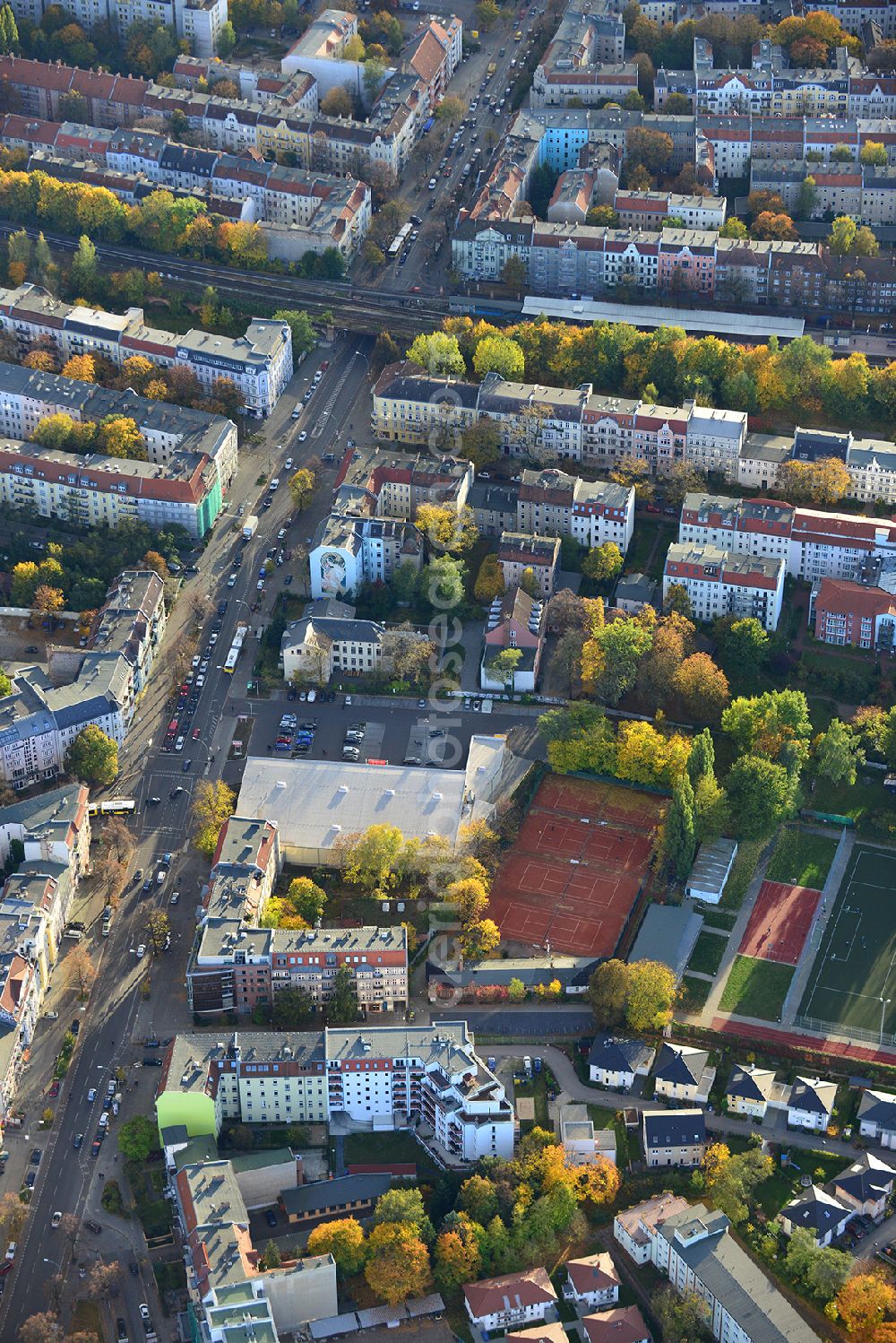 Berlin Pankow from above - Residential area on the road Pichelswerder - Wollankstrasse in Berlin - Pankow