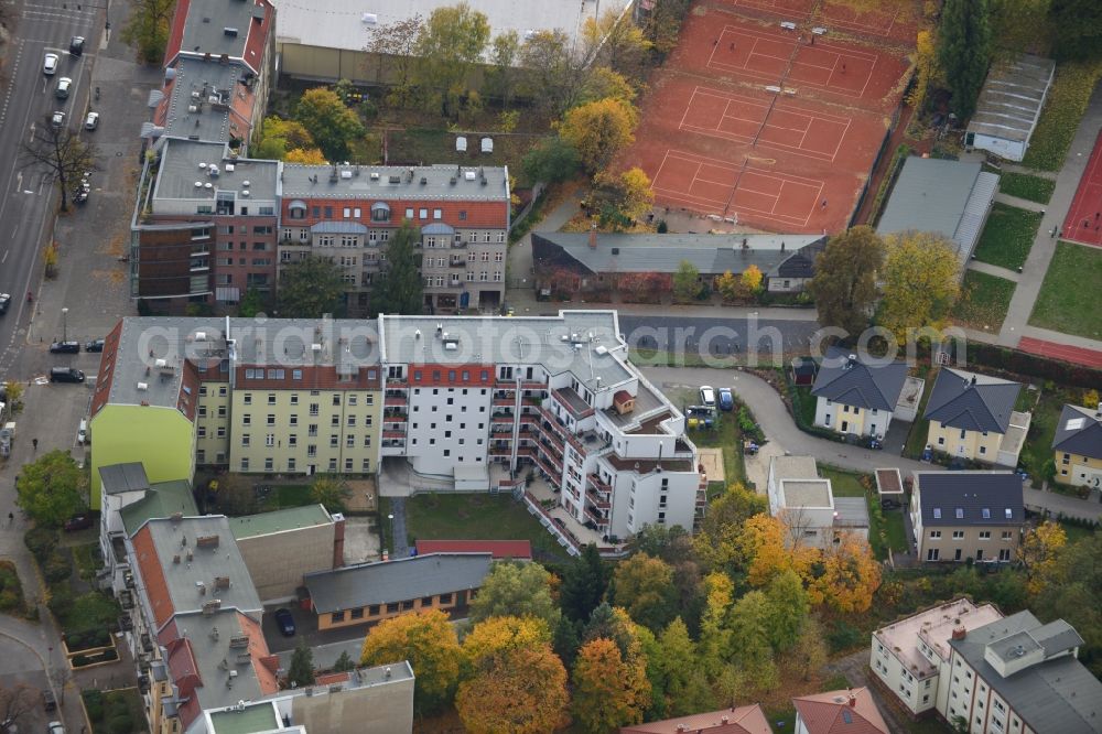 Berlin Pankow from above - Residential area on the road Pichelswerder - Wollankstrasse in Berlin - Pankow