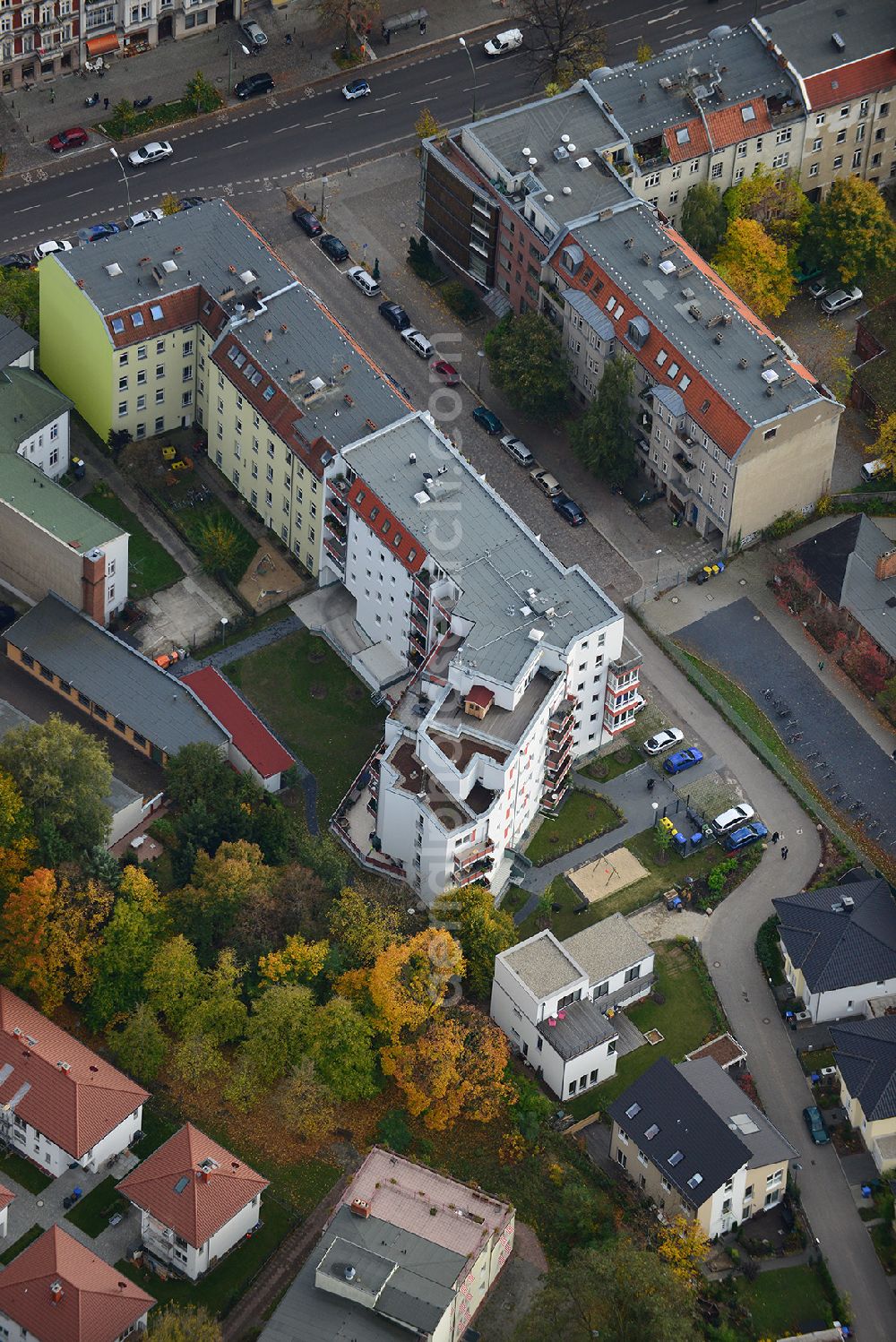 Berlin Pankow from the bird's eye view: Residential area on the road Pichelswerder - Wollankstrasse in Berlin - Pankow