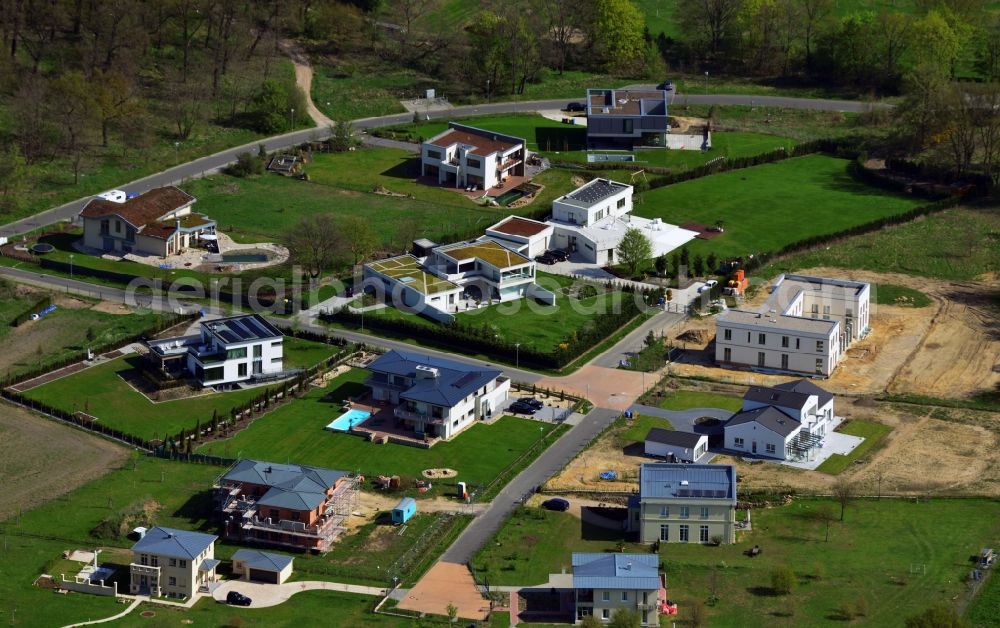 Aerial photograph Potsdam - Residential area with houses / luxury villas at Forest Park in Potsdam in Brandenburg North