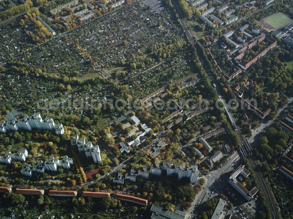 Berlin from above - Residential area a row house settlement at the Aronsstrasse, Dieselstrasse and the Dammweg in Berlin