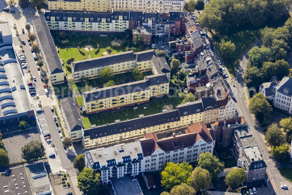 Aerial image Aachen - Multi-family residential area in the form of a row house settlement on street Talstrasse in Aachen in the state North Rhine-Westphalia, Germany