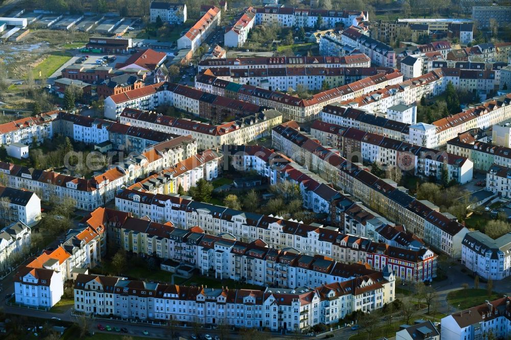 Dessau-Roßlau from above - Residential area a row house settlement Albrechtstrasse - Karlstrasse - Lessingstrasse - Kantstrasse - Rabestrasse in Dessau-Rosslau in the state Saxony-Anhalt, Germany