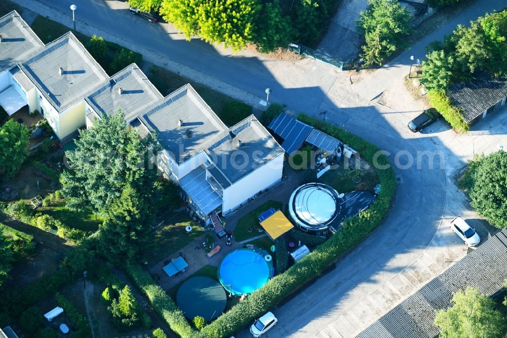 Bernau from above - Residential area a row house settlement Angarastrasse corner Wolchowstrasse in Bernau in the state Brandenburg, Germany