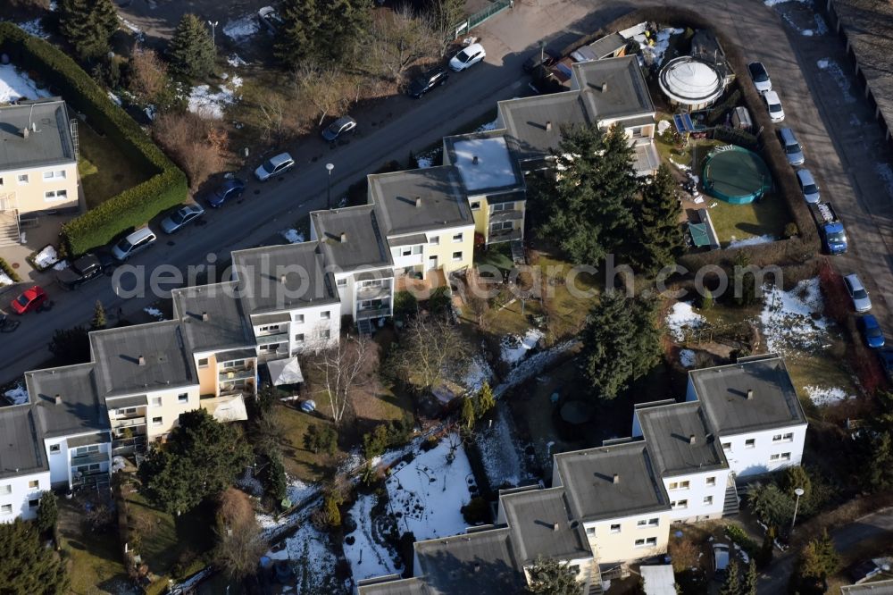 Bernau from above - Residential area a row house settlement Angarastrasse - Wolchowstrasse in Bernau in the state Brandenburg