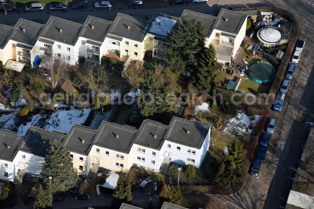 Aerial image Bernau - Residential area a row house settlement Angarastrasse - Wolchowstrasse in Bernau in the state Brandenburg