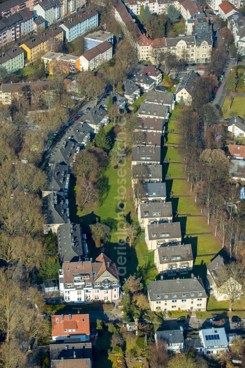 Aerial photograph Hagen - Residential area a row house settlement Bachstrasse - Pelmkestrasse in Hagen in the state North Rhine-Westphalia