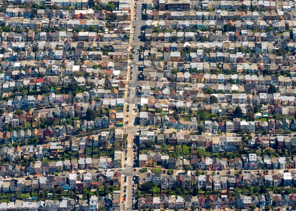 San Francisco from the bird's eye view: Residential area a row house settlement on Bay Area in San Francisco in California, USA