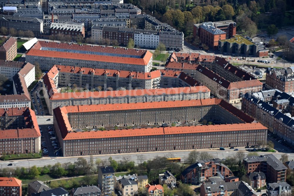 Kopenhagen from above - Residential area a row house settlement Borups Alle in Copenhagen in Region Hovedstaden, Denmark