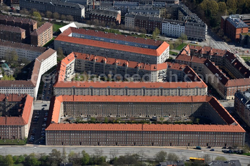 Aerial image Kopenhagen - Residential area a row house settlement Borups Alle in Copenhagen in Region Hovedstaden, Denmark