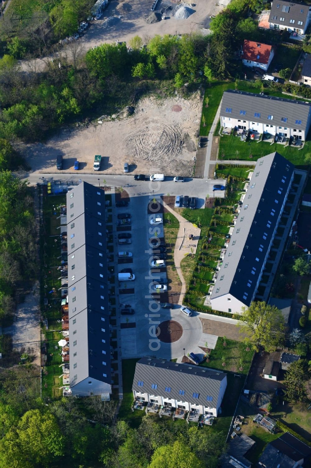 Aerial image Berlin - Residential area a row house settlement on Charlotte-von-Mahlsdorf-Ring in the district Mahlsdorf in Berlin, Germany