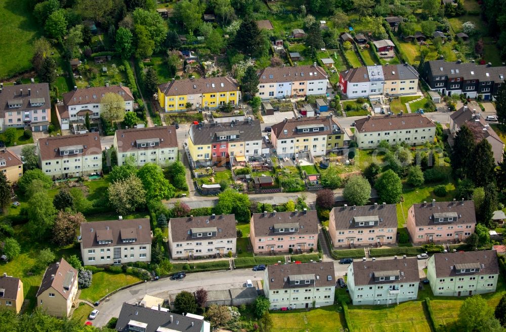 Aerial photograph Schwelm - Residential area with detached and semi-detached houses between Feldstrasse and Flurstrasse in Schwelm in the state of North Rhine-Westphalia