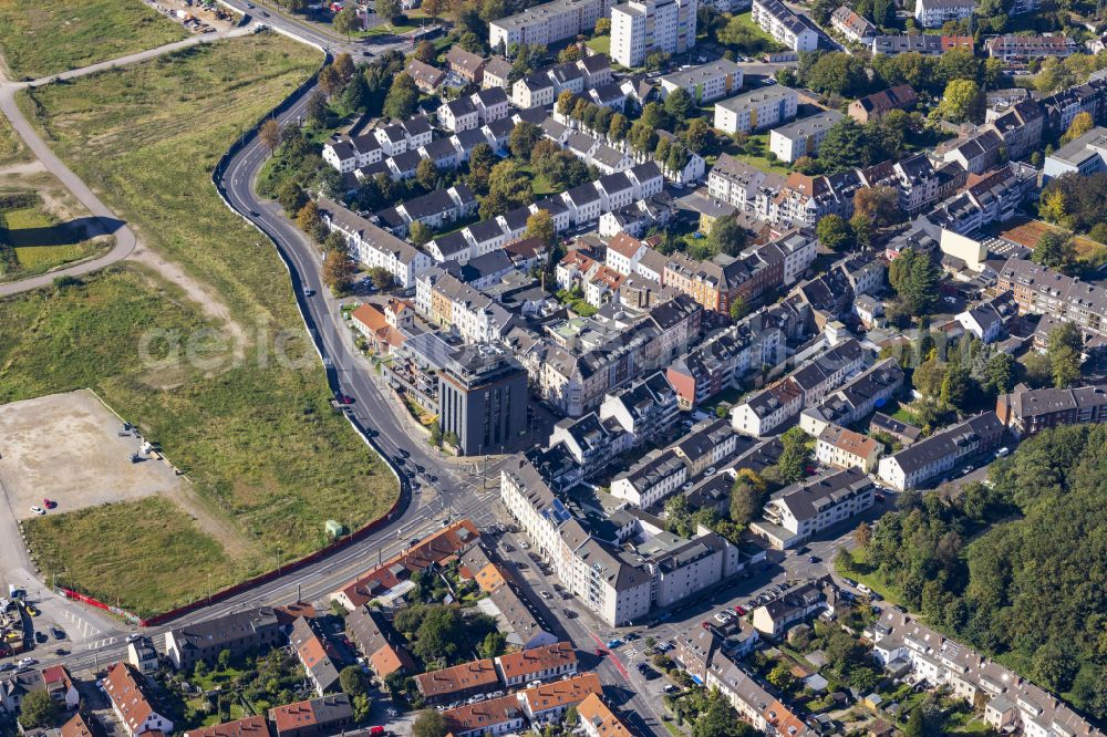 Aerial photograph Düsseldorf - Multi-family residential area in the form of a terraced house settlement on Heyestrasse in Duesseldorf in district 7 in the federal state of North Rhine-Westphalia, Germany