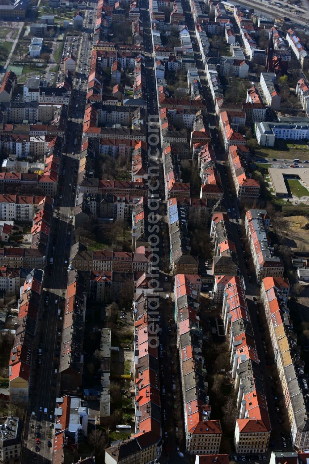 Aerial photograph Leipzig - Residential area a row house settlement along the Ludwigstrasse in the district Volkmarsdorf in Leipzig in the state Saxony