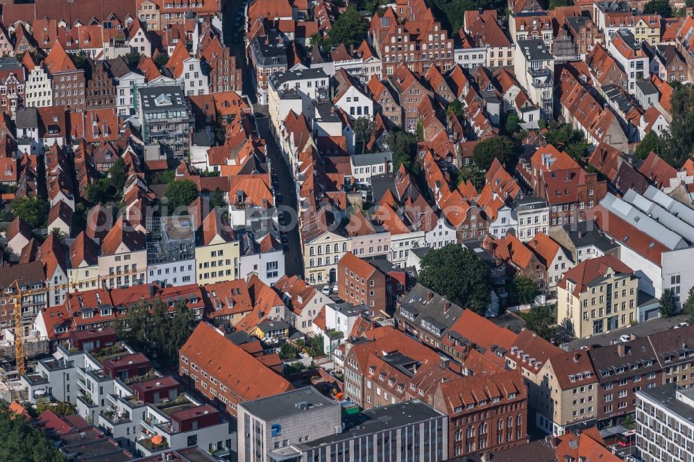 Lübeck from above - Residential area a row house settlement on Fischergrube in the district Altstadt in Luebeck in the state Schleswig-Holstein, Germany