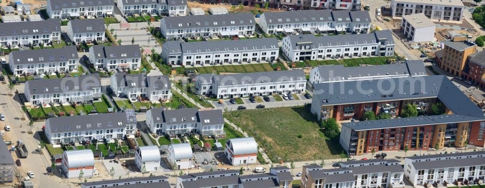 Aerial image Frankfurt am Main - Residential area a row house settlement in Frankfurt in the state Hesse