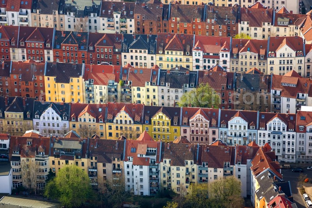 Aerial image Hannover - Residential area a row house settlement Foessestrasse in the district Linden-Limmer in Hannover in the state Lower Saxony, Germany