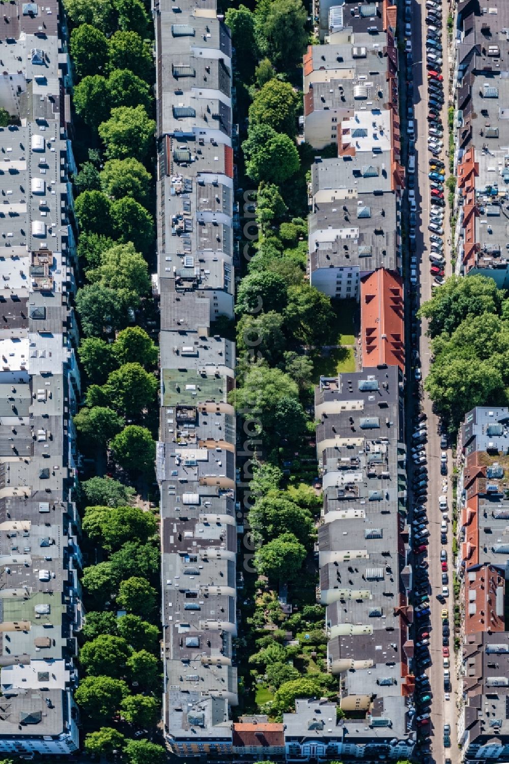 Hamburg from the bird's eye view: Residential area a row house settlement Generalsviertel in the district Hoheluft-West in Hamburg, Germany