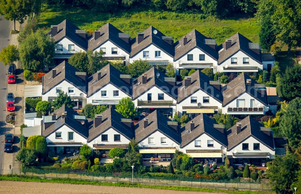 Aerial photograph Hamm - Residential area a row house settlement beauty live in the south side from the Schuetzenstrasse in Hamm in the state North Rhine-Westphalia