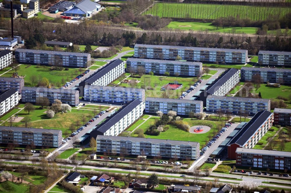 Ballerup from the bird's eye view: Residential area a row house settlement Hedeparken in Ballerup in Region Hovedstaden, Denmark