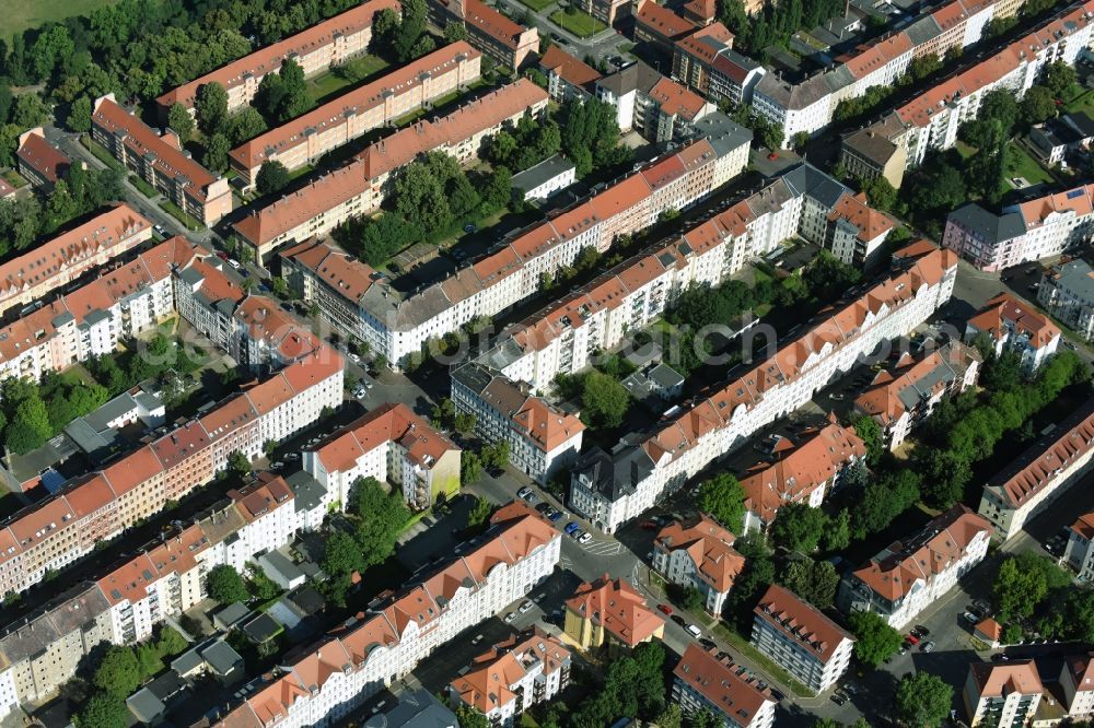 Leipzig from the bird's eye view: Residential area a row house settlement on Heinkstrasse in Leipzig in the state Saxony