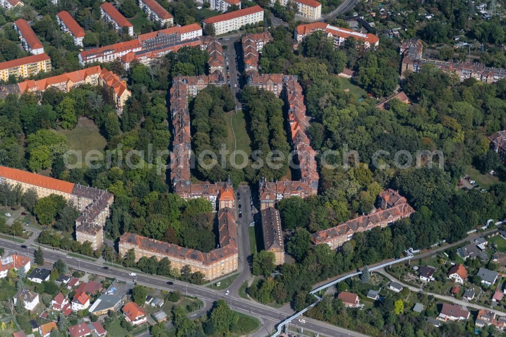 Leipzig from the bird's eye view: Residential area a row house settlement Herrmann-Meyer-Strasse in the district Kleinzschocher in Leipzig in the state Saxony, Germany