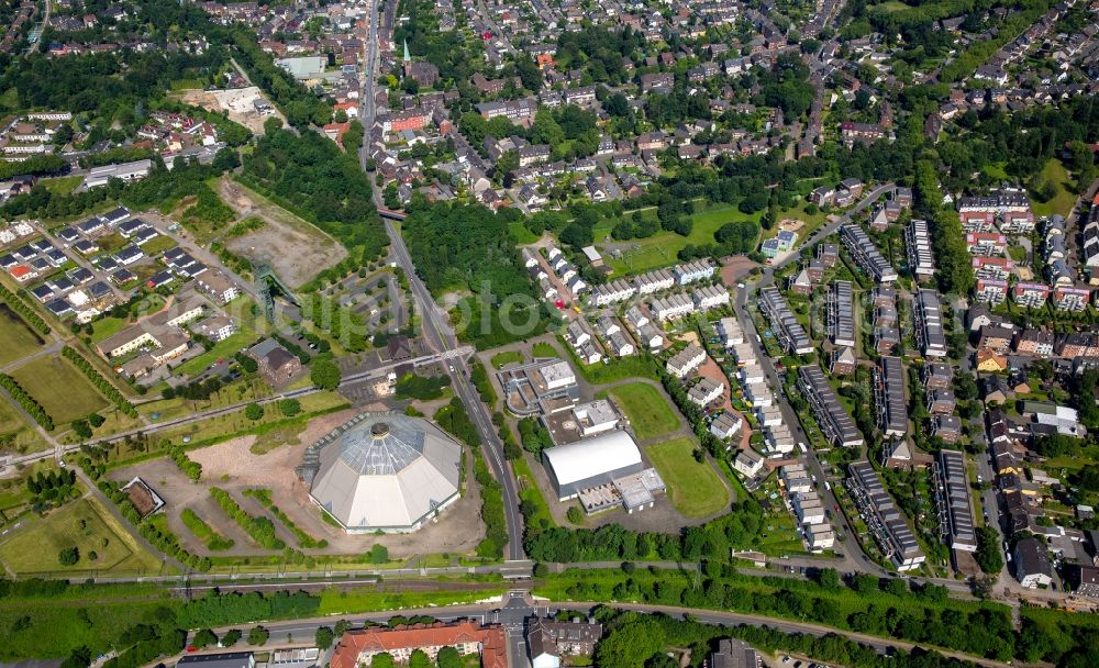 Aerial photograph Oberhausen - Residential area a row house settlement on Kampstrasse - Auf of Hoehe in the district Osterfeld in Oberhausen at Ruhrgebiet in the state North Rhine-Westphalia, Germany