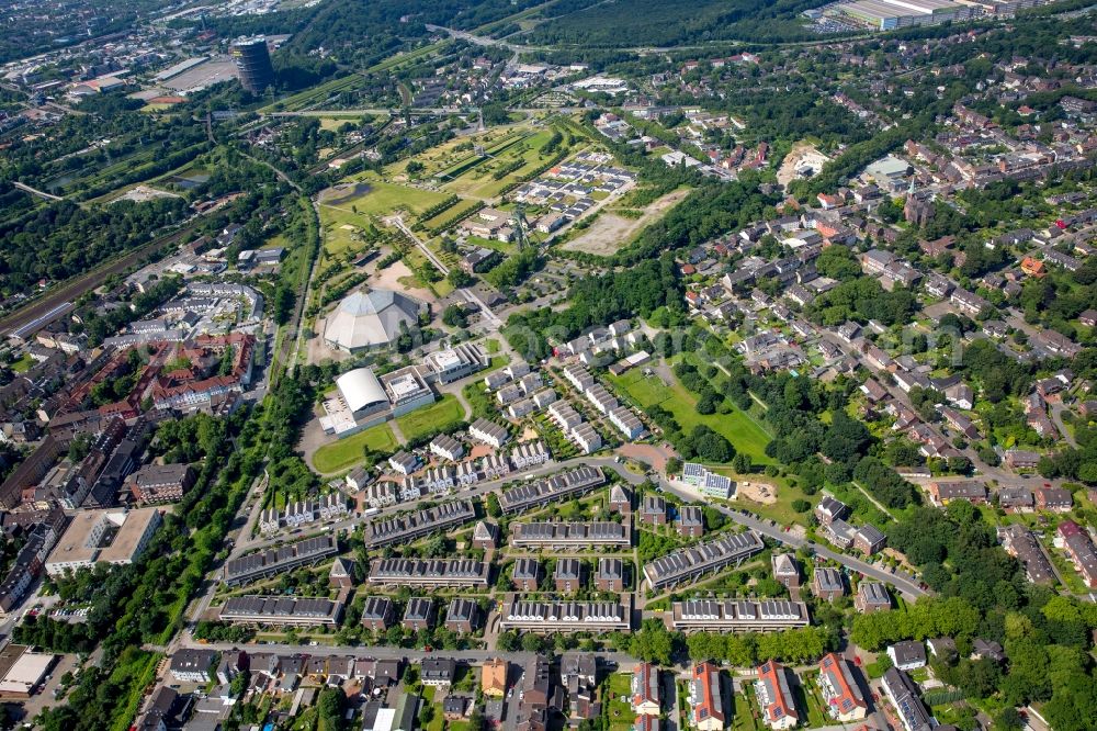 Oberhausen from the bird's eye view: Residential area a row house settlement on Kampstrasse - Auf of Hoehe in the district Osterfeld in Oberhausen at Ruhrgebiet in the state North Rhine-Westphalia, Germany