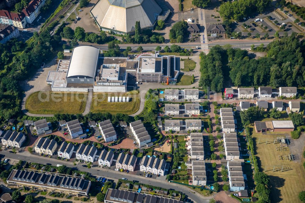 Aerial photograph Oberhausen - Residential area a row house settlement on Kampstrasse - Auf of Hoehe in the district Osterfeld in Oberhausen at Ruhrgebiet in the state North Rhine-Westphalia, Germany