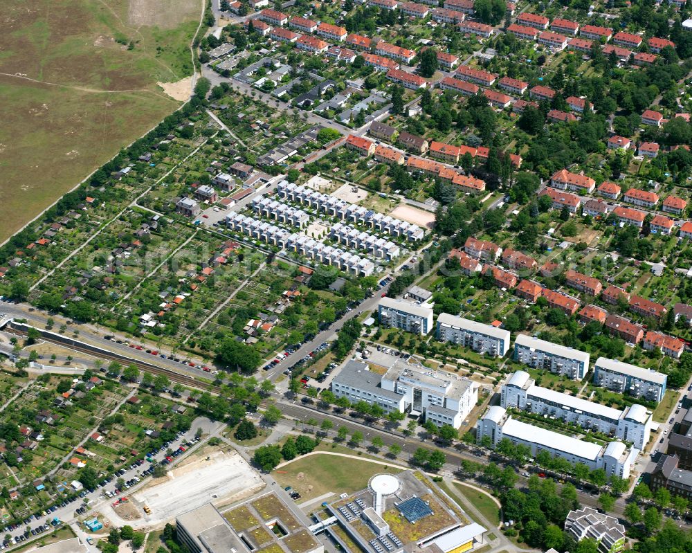 Karlsruhe from above - Residential area a row house settlement on street Knielinger Allee in the district Nordstadt in Karlsruhe in the state Baden-Wuerttemberg, Germany