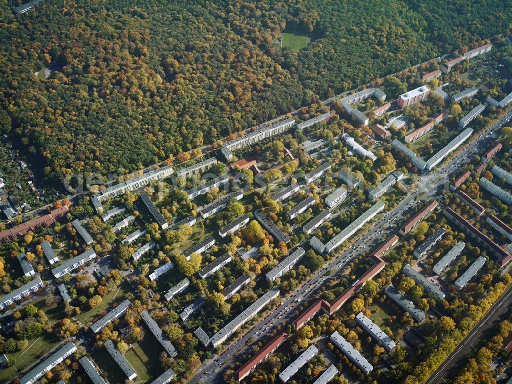 Aerial photograph Berlin - Residential area a row house settlement Koepenicker Landstrasse and Neue Krugeallee in Berlin