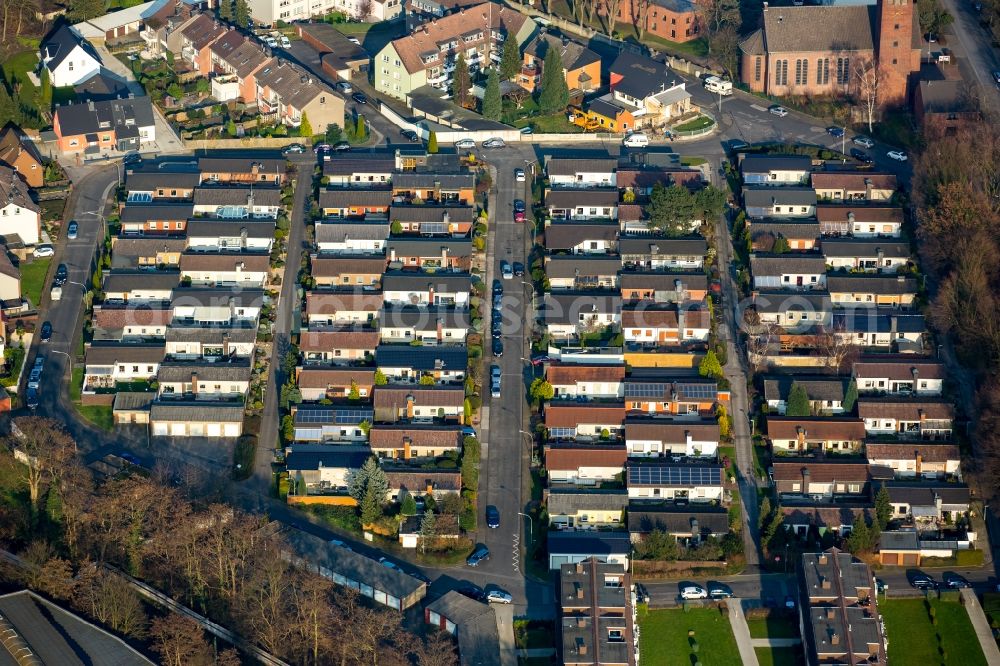 Aerial image Herne - Residential area a row house settlement Lemgoer Strasse in Herne in the state North Rhine-Westphalia