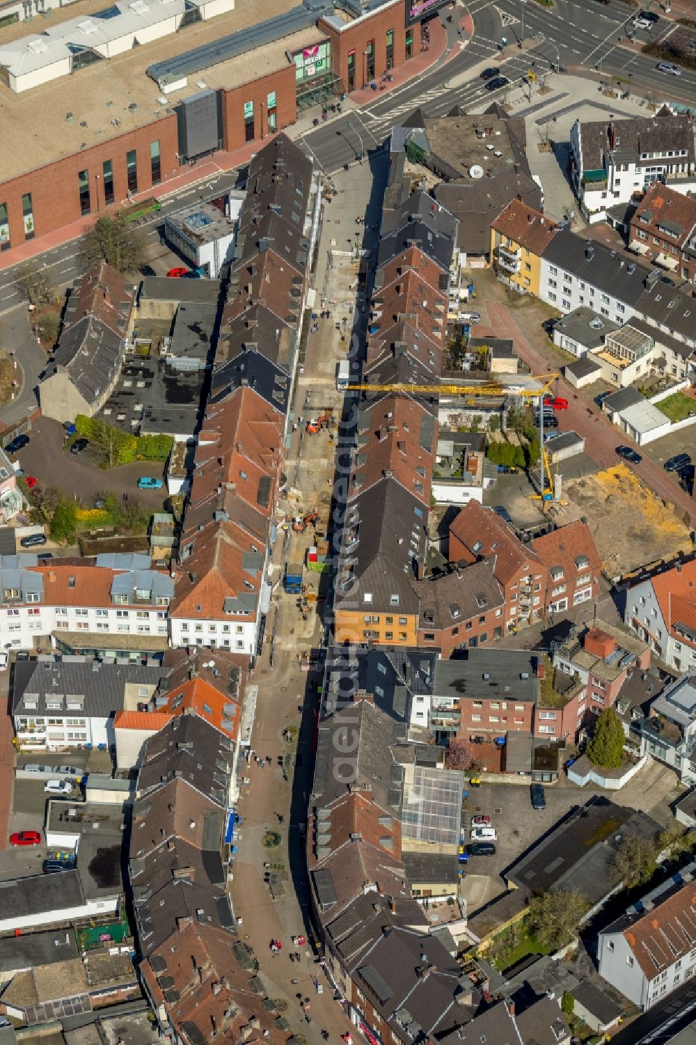 Aerial photograph Dorsten - Residential area a row house settlement Lippestrasse in Dorsten in the state North Rhine-Westphalia, Germany