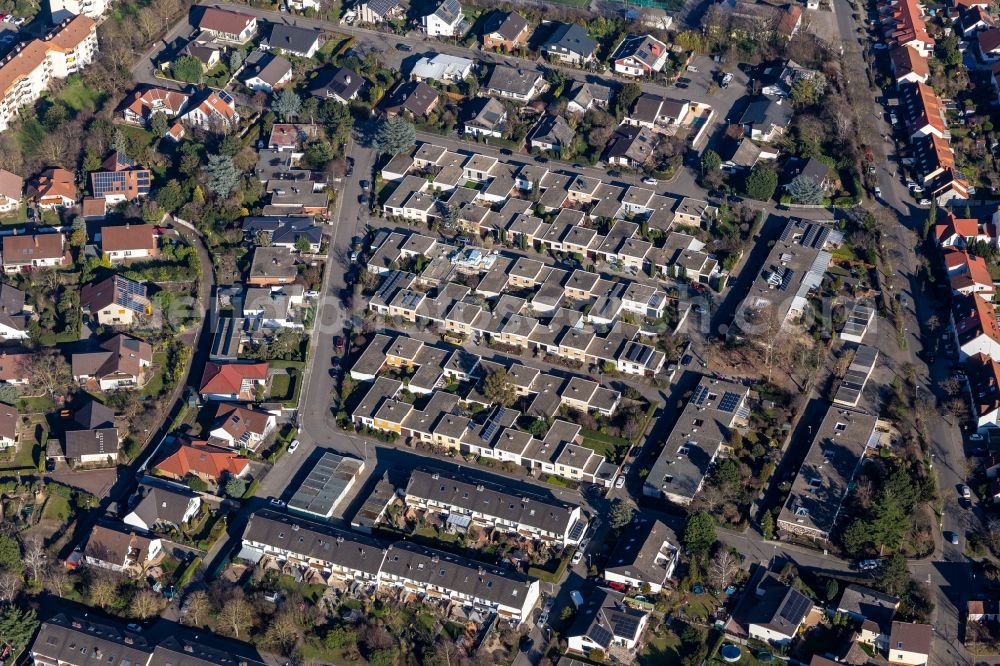 Aerial photograph Ruchheim - Residential area a row house settlement Lorscher Strasse in Ruchheim in the state Rhineland-Palatinate, Germany