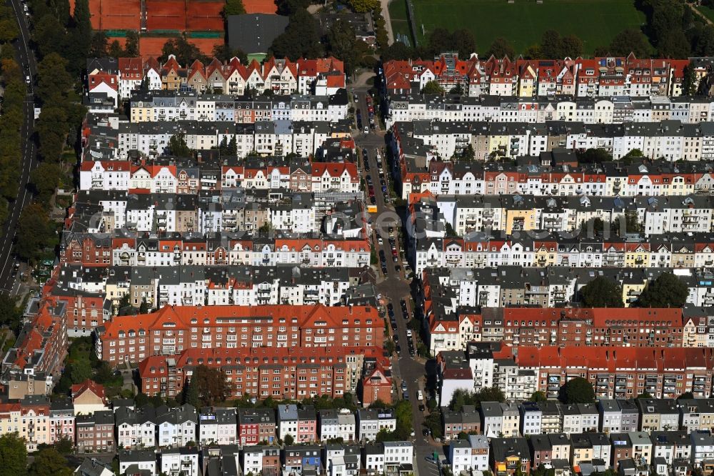 Aerial photograph Lübeck - Residential area a row house settlement Morkerkestrasse - Reiherstieg - Attendornstrasse in Luebeck in the state Schleswig-Holstein, Germany