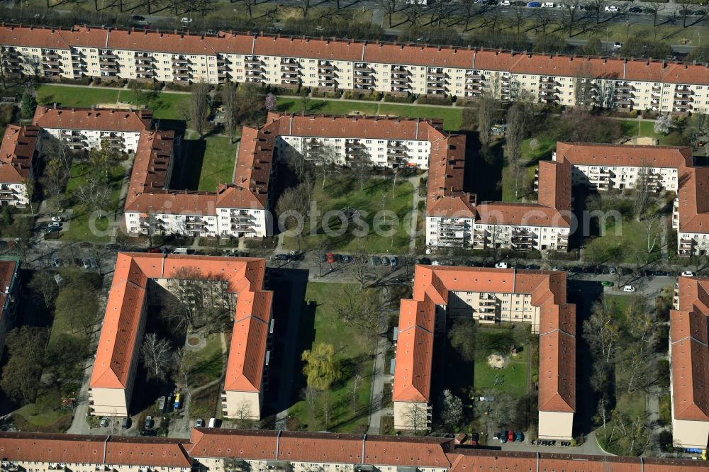 Aerial photograph Berlin - Residential area a row house settlement Moerchinger Strasse destrict Zehlendorf in Berlin in Germany