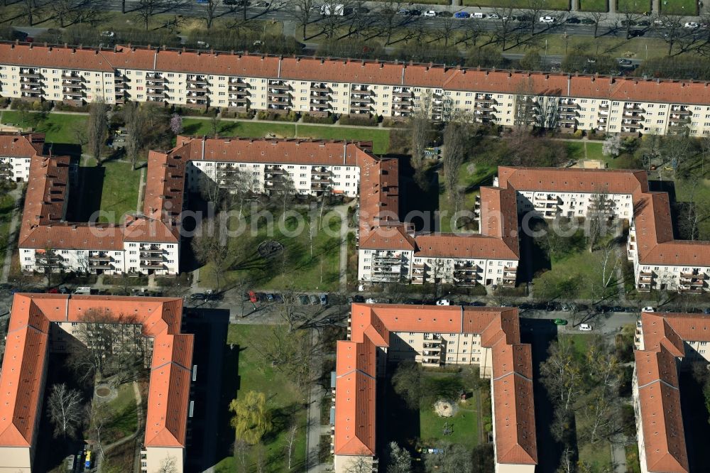 Berlin from above - Residential area a row house settlement Moerchinger Strasse destrict Zehlendorf in Berlin in Germany