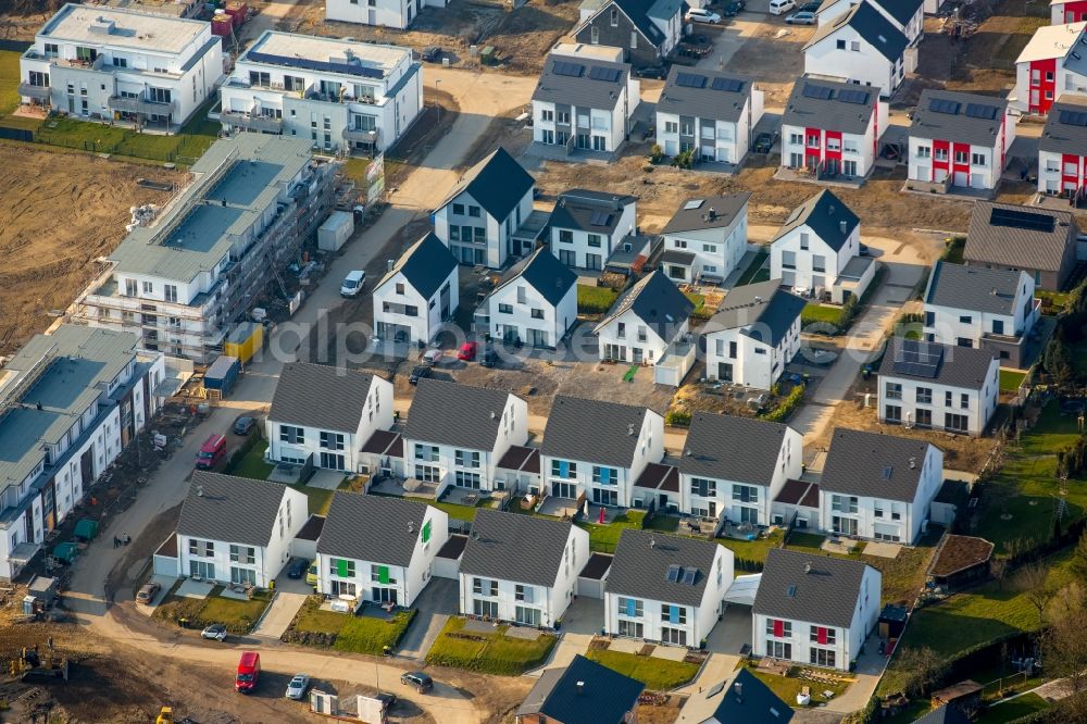 Aerial image Essen - Residential area a row house settlement Breloher Steig on Beulestrasse - Helene-Mueller-Weg in Essen in the state North Rhine-Westphalia