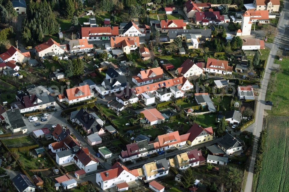 Starkenberg from the bird's eye view: Residential area a row house settlement in Neuposa in the state Thuringia