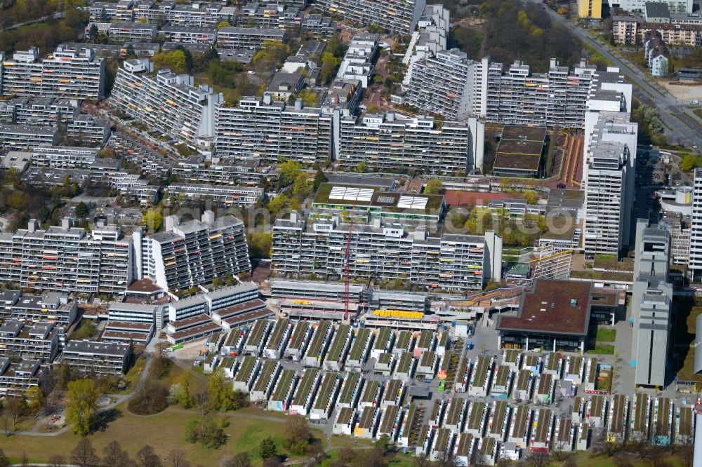 München from the bird's eye view: Residential area a row house settlement on olympischen Dorf in the district Milbertshofen-Am Hart in Munich in the state Bavaria, Germany