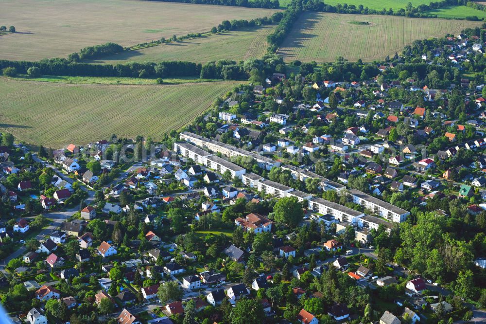 Aerial photograph Berlin - Multi-family residential area in the form of a row house settlement on street Strasse 43 - 50 in the district Karow in Berlin, Germany