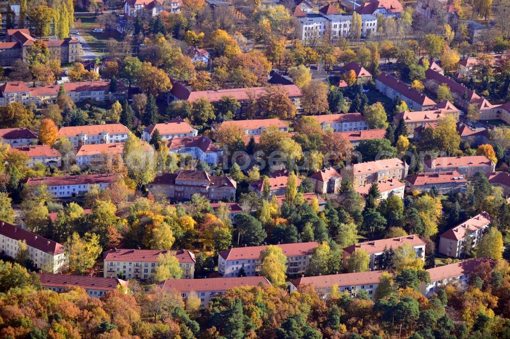 Aerial image Potsdam - Residential area a row house settlement Am Brunnen - Heinrich-Mann-Allee in the district Potsdam Sued in Potsdam in the state Brandenburg, Germany