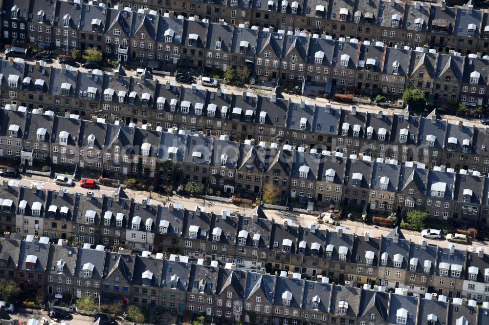 Aerial photograph Kopenhagen - Residential area a row house settlement Oster Sogade in Copenhagen in Region Hovedstaden, Denmark