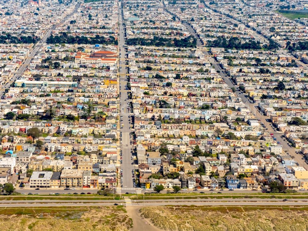 San Francisco from the bird's eye view: Residential area a row house settlement Outer Richond and Balboa Street, Cabrillo Street and Fulton Street in San Francisco in California, USA