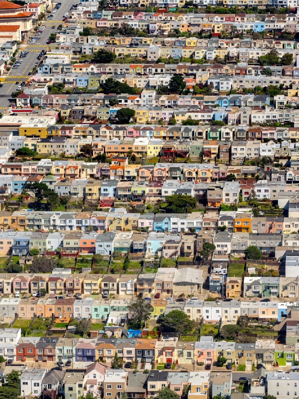 San Francisco from above - Residential area a row house settlement Outer Richond and Balboa Street, Cabrillo Street and Fulton Street in San Francisco in California, USA